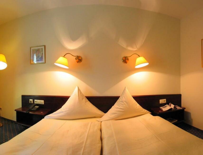 Hotel Waldhaus Hugelsheim Exterior photo